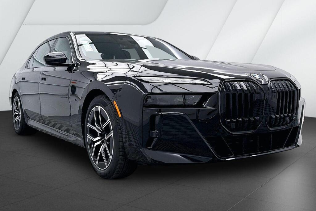 Black Sapphire Metallic 2026 BMW 7 Series Sedan All-Wheel Drive Automatic