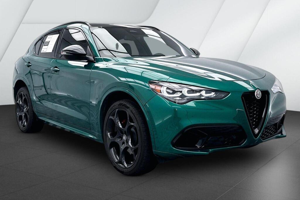 Green (Verde Fangio Metallic) 2025 Alfa Romeo Stelvio SUV / Crossover All-Wheel Drive Automatic