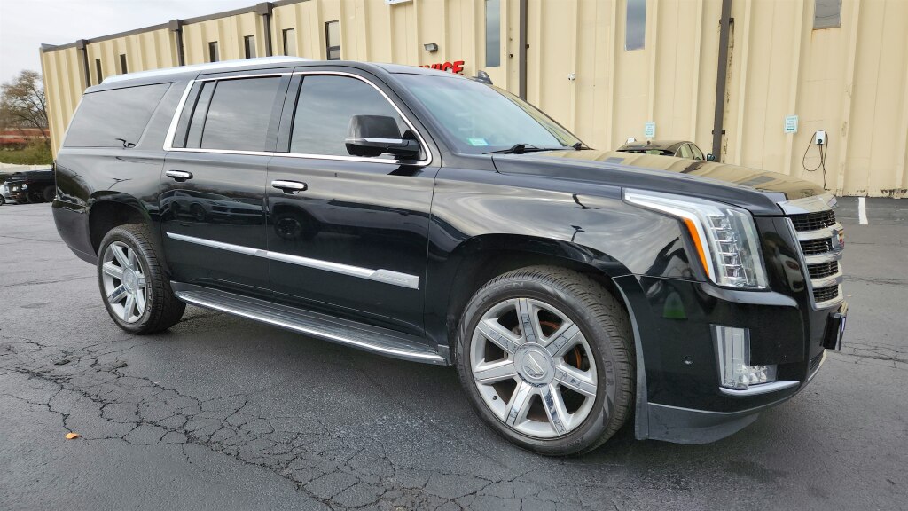 2018 Cadillac Escalade ESV Luxury 4WD