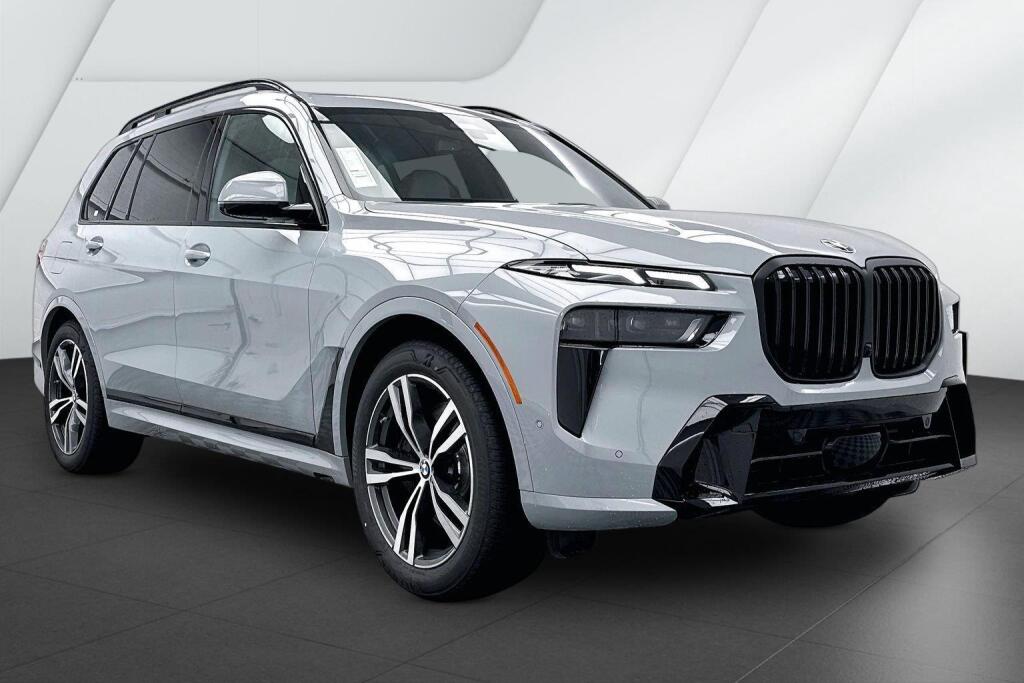 Gray (Brooklyn Grey Metallic) 2027 BMW X7 SUV / Crossover All-Wheel Drive Automatic