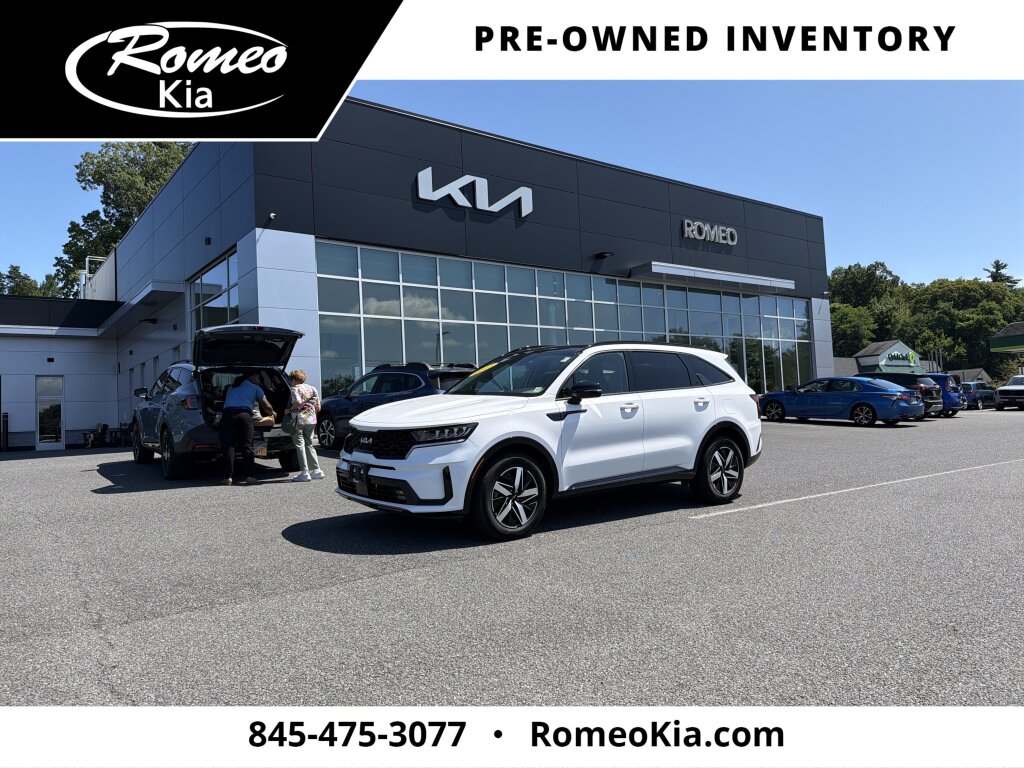 Glacial White Pearl 2023 Kia Sorento SUV / Crossover Front-Wheel Drive 8-Speed Automatic Overdrive