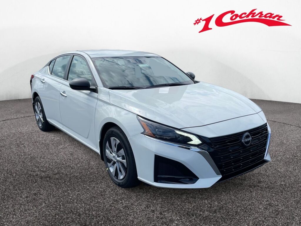 Glacier White 2024 Nissan Altima Sedan Front-Wheel Drive Continuously Variable Transmission