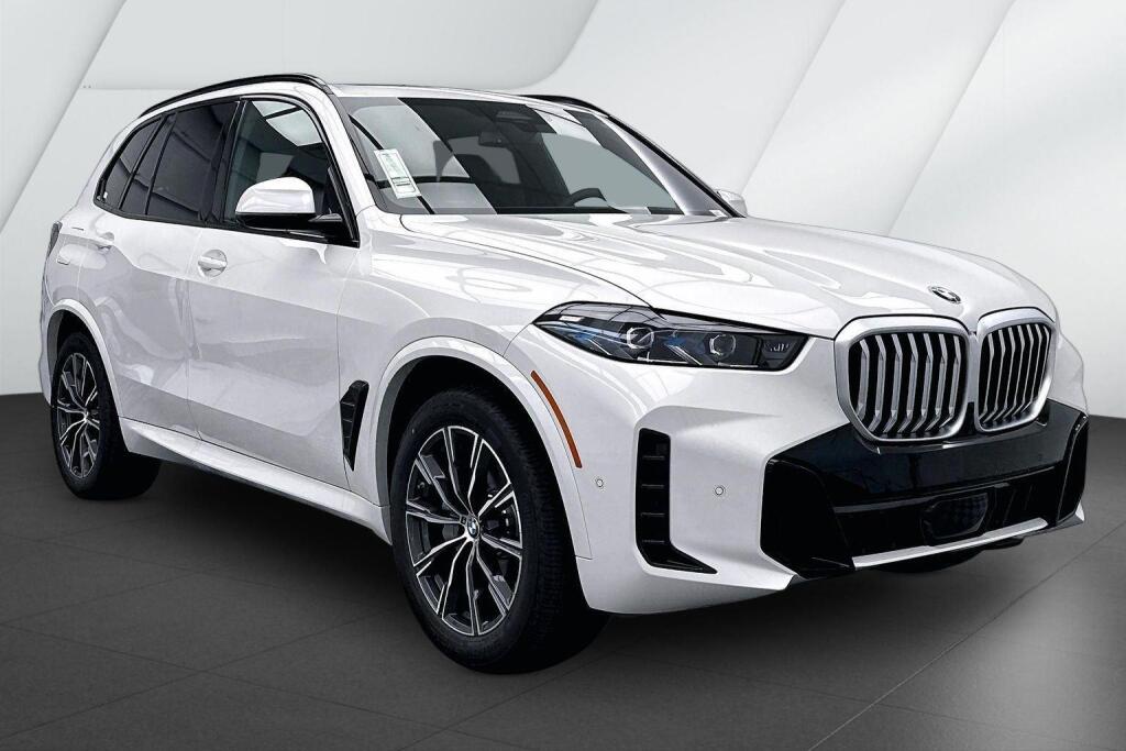 Mineral White Metallic 2026 BMW X5 SUV / Crossover All-Wheel Drive Automatic