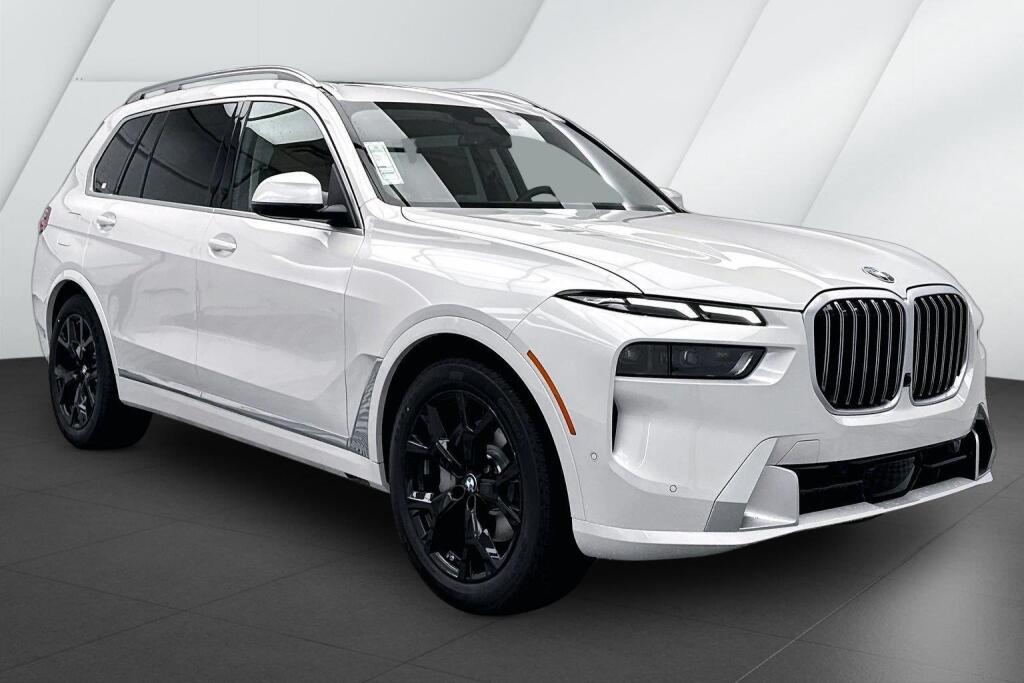 Mineral White Metallic 2027 BMW X7 SUV / Crossover All-Wheel Drive Automatic