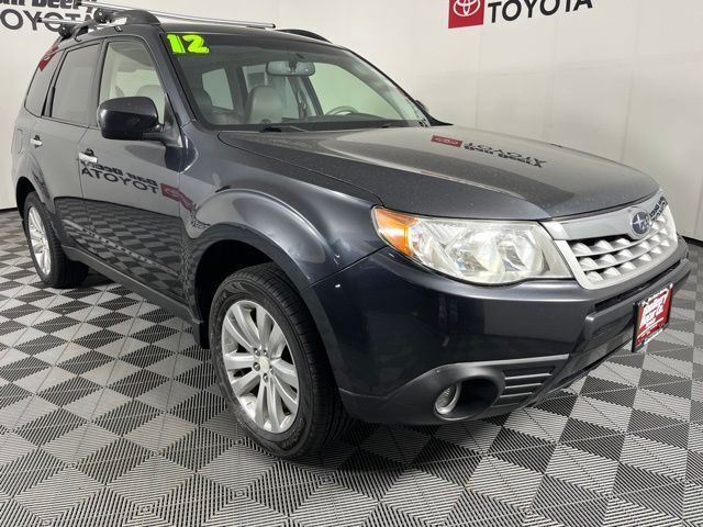 2012 Subaru Forester Gris (Dark Gray Metallic) SUV/Crossover Tracción en las cuatro ruedas 4 velocidades Automática