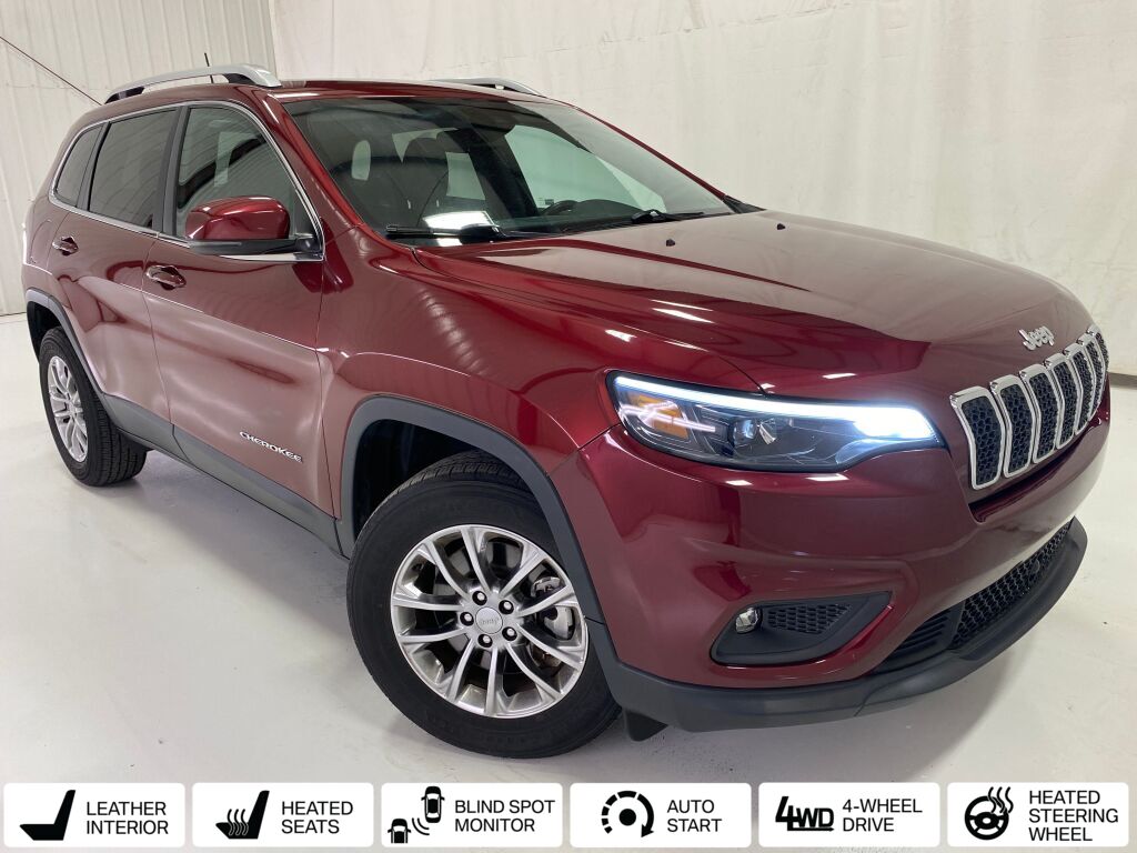 2021 Jeep Cherokee Latitude Lux Velvet Red Pearlcoat at Grove City Ford