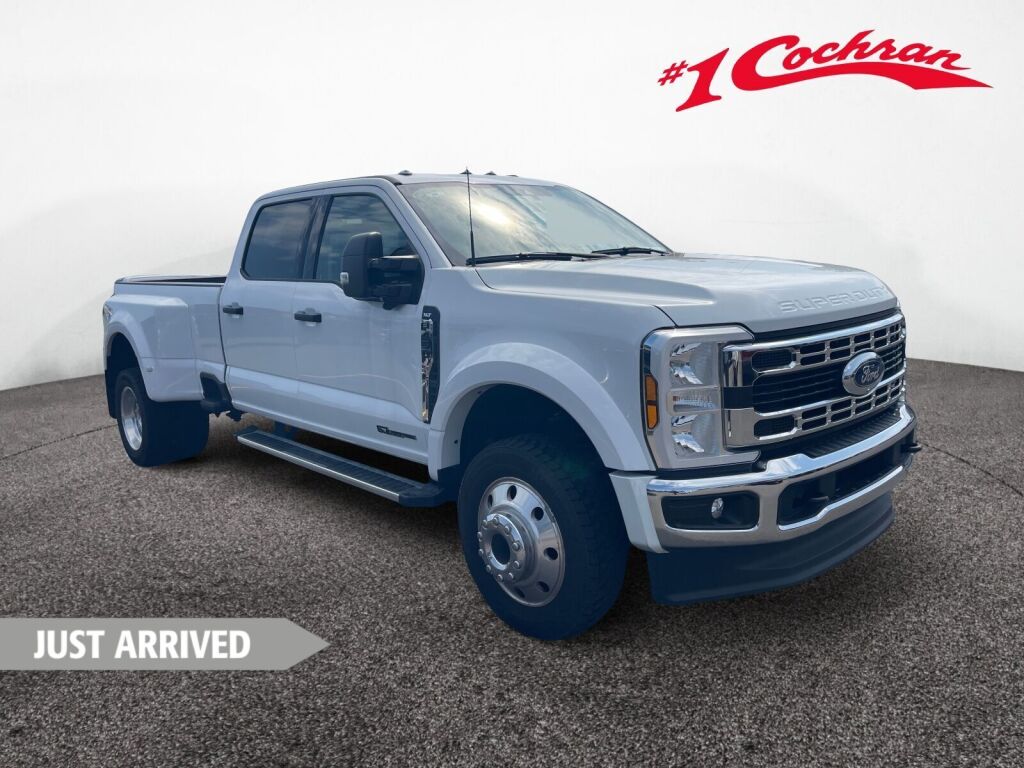 Oxford White 2024 Ford F-450 Super Duty Pickup Truck Four-Wheel Drive Automatic