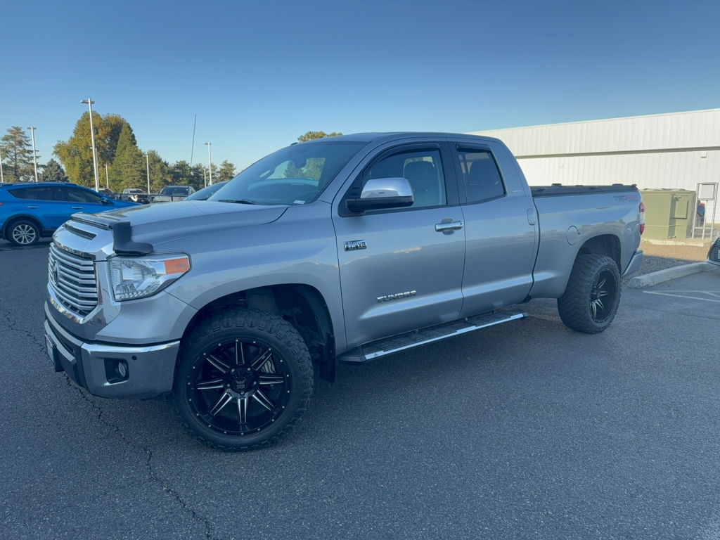 2016 Toyota Tundra Plata (Silver Sky Metallic) Camioneta Todo terreno 6 velocidades Automática
