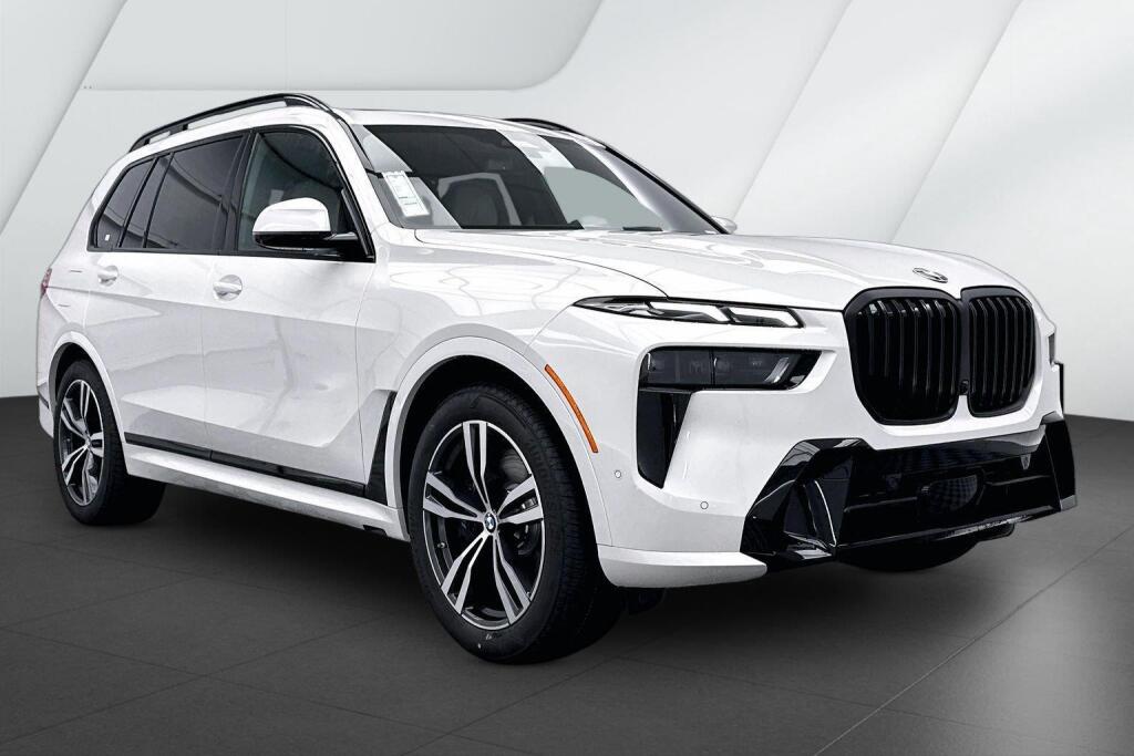 Mineral White Metallic 2027 BMW X7 SUV / Crossover All-Wheel Drive Automatic