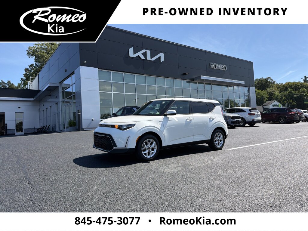 Snow White Pearl 2024 Kia Soul SUV / Crossover Front-Wheel Drive Continuously Variable Transmission