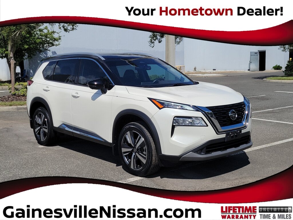 Pearl White Tricoat/Super Black 2021 Nissan Rogue SUV / Crossover Front-Wheel Drive