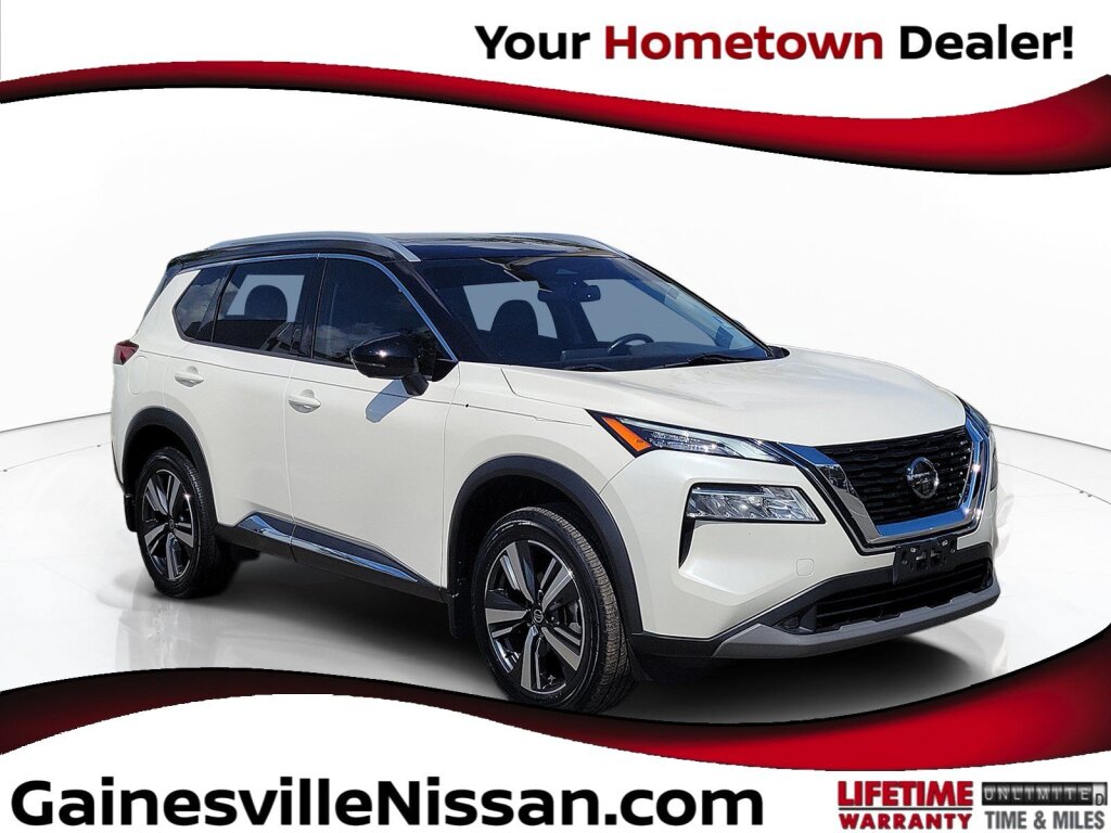 Pearl White Tricoat/Super Black 2021 Nissan Rogue SUV / Crossover Front-Wheel Drive