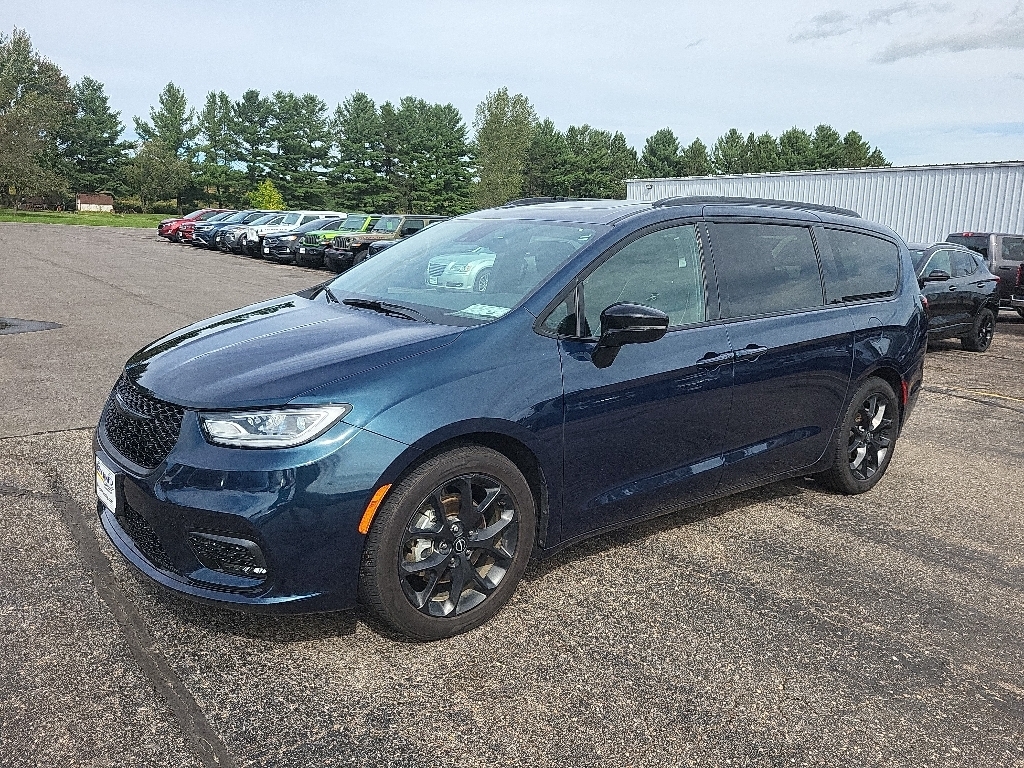 2025 Chrysler Pacifica Limited FWD