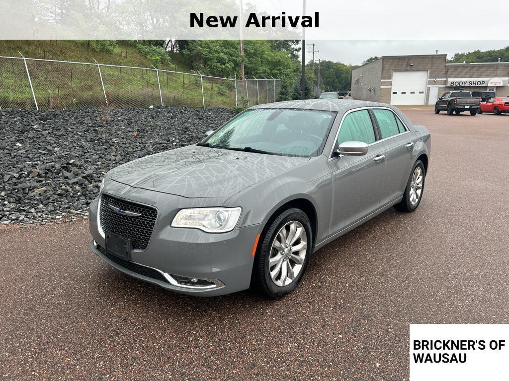 Gray (Ceramic Grey Clearcoat) 2019 Chrysler 300 Sedan All-Wheel Drive 8-Speed Automatic