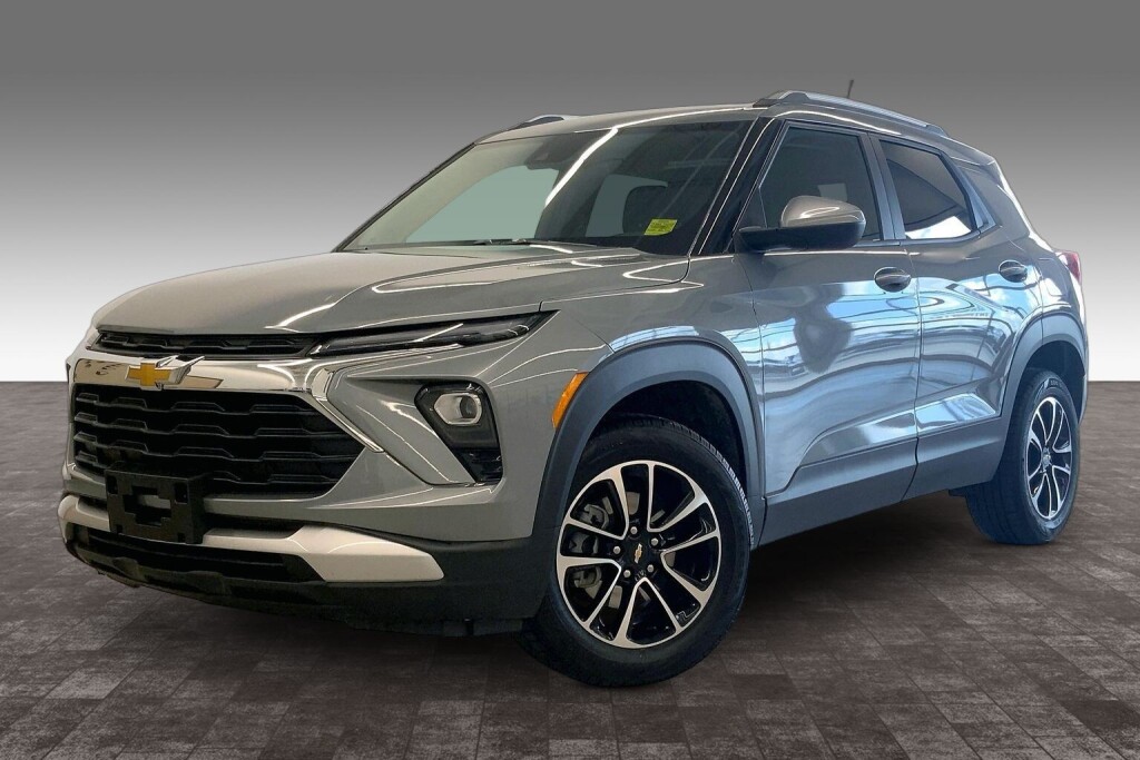 Gray 2025 Chevrolet Trailblazer SUV / Crossover Four-Wheel Drive Automatic
