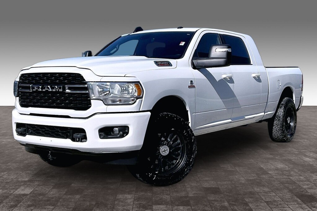 2023 RAM 3500 Big Horn Mega Cab 4WD