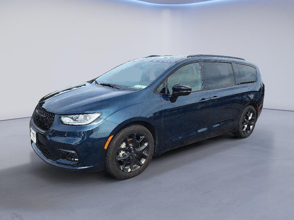  2025 Chrysler Pacifica Limited FWD   