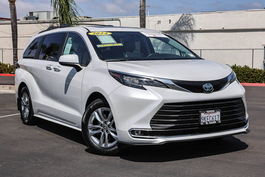 2024 Toyota Sienna XLE 7-Passenger AWD