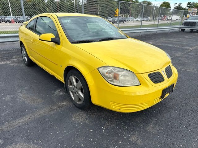 Competition Yellow 2008 Pontiac G5 Coupe Front-Wheel Drive 4-Speed Automatic Overdrive