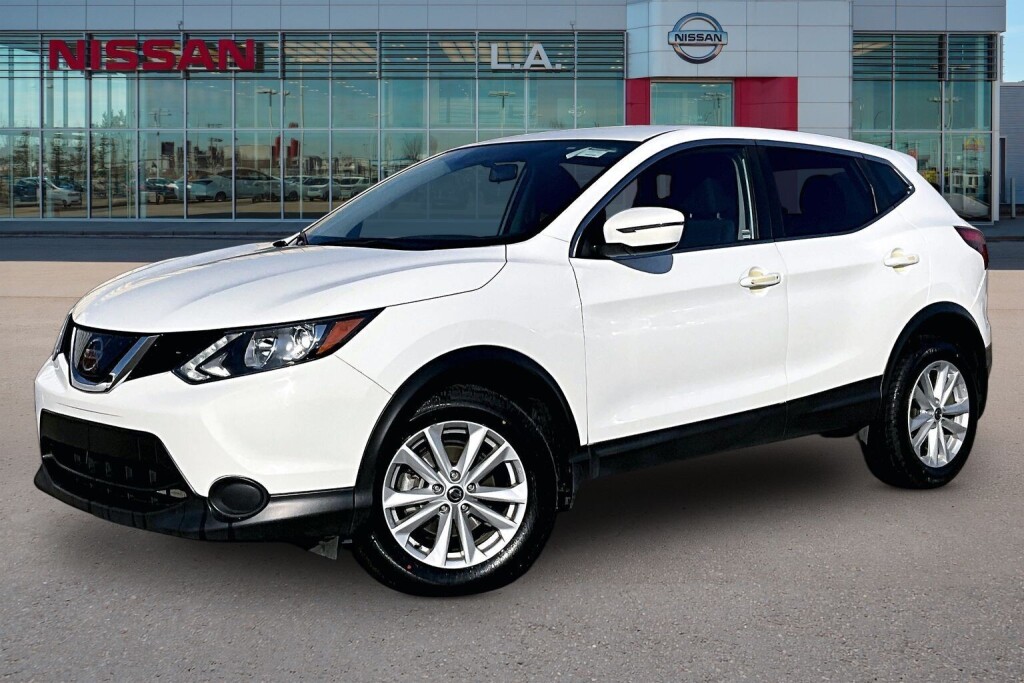 White 2019 Nissan Qashqai SUV / Crossover Automatic