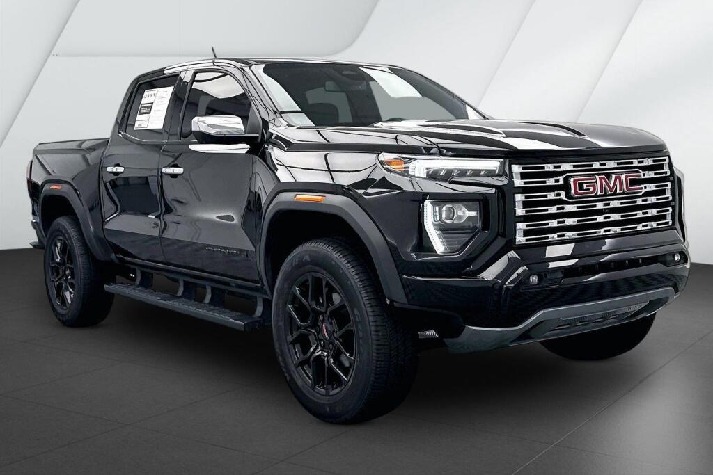  2023 GMC Canyon Denali Crew Cab 4WD   