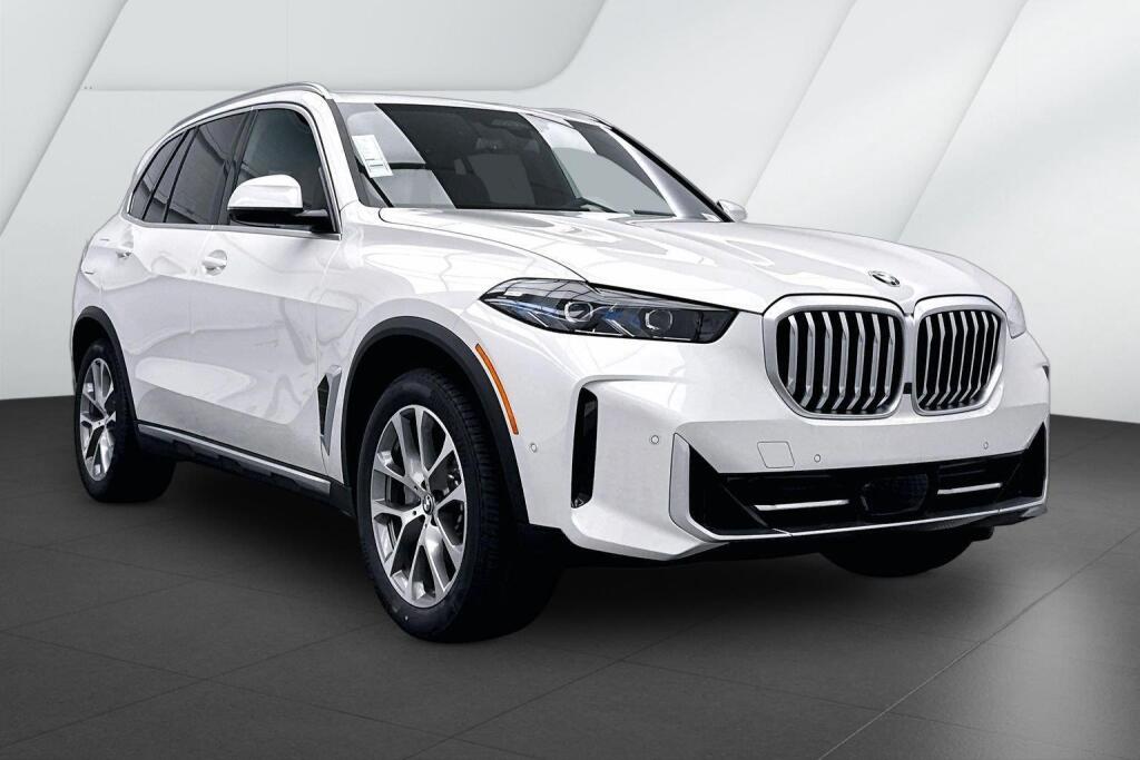 Mineral White Metallic 2026 BMW X5 SUV / Crossover All-Wheel Drive Automatic