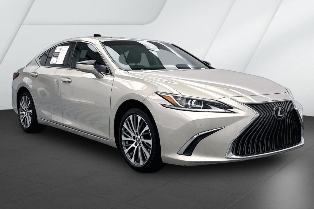 Brown (Moonbeam Beige Metallic) 2019 Lexus ES Sedan Front-Wheel Drive Automatic