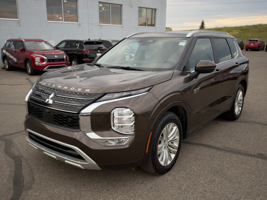 Brown 2024 Mitsubishi Outlander Hybrid Plug-in SUV / Crossover  Automatic