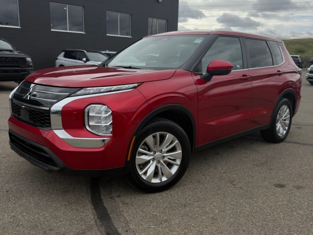 2025 Mitsubishi Outlander ES S-AWC