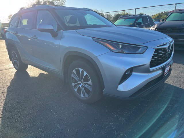 Celestial Silver Metallic 2023 Toyota Highlander Hybrid SUV / Crossover All-Wheel Drive Continuously Variable Transmission