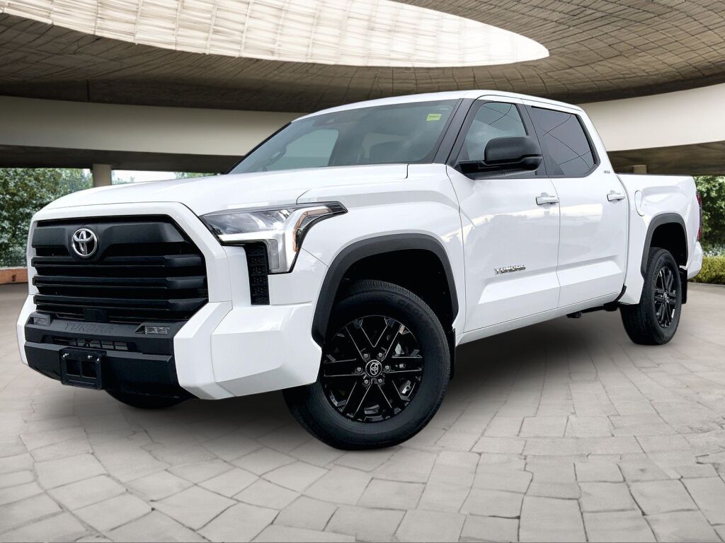  2025 Toyota Tundra SR5 CrewMax Cab 4WD   