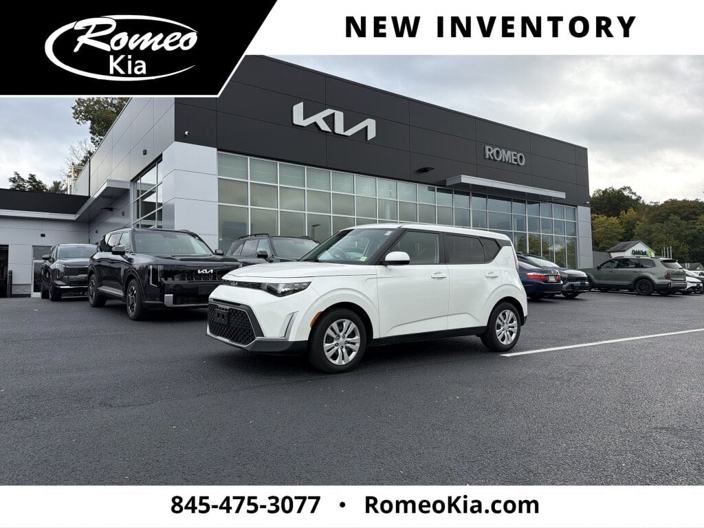 Snow White Pearl 2024 Kia Soul SUV / Crossover Front-Wheel Drive