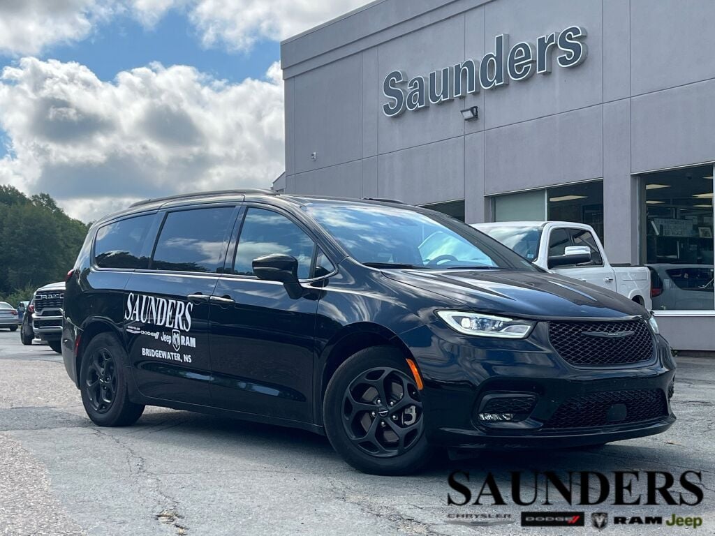 Black (Diamond Blk Crystal Pearl) 2024 Chrysler Pacifica Hybrid Minivan Front-Wheel Drive 1-Speed CVT
