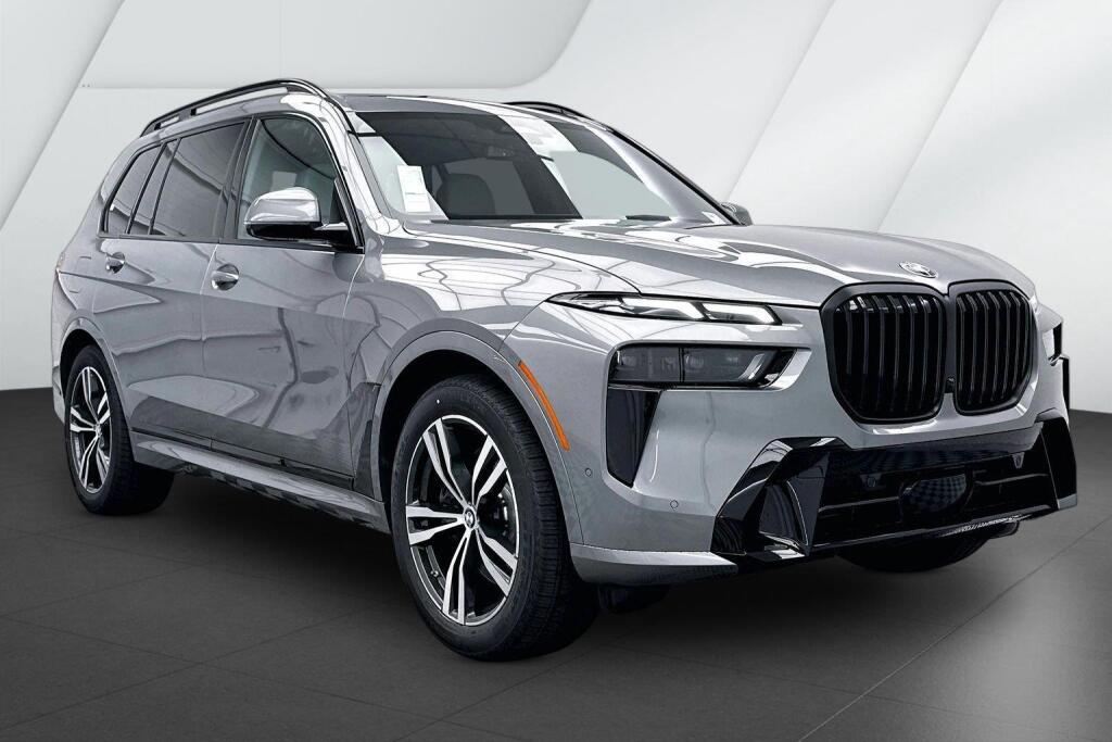 Gray (Skyscraper Grey Metallic) 2027 BMW X7 SUV / Crossover All-Wheel Drive Automatic