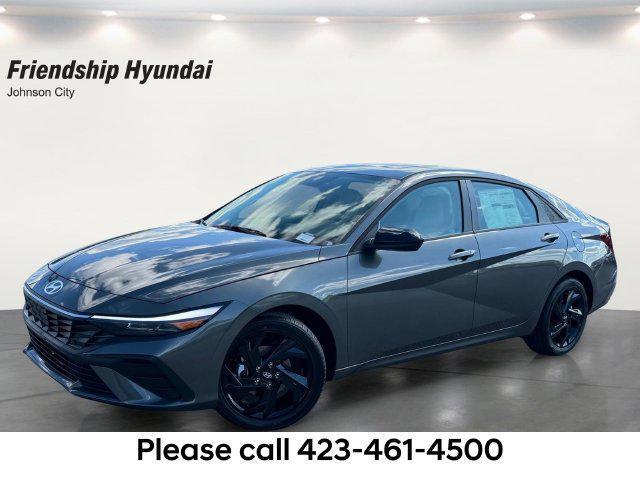Amazon Gray 2026 Hyundai Elantra Sedan Front-Wheel Drive Continuously Variable Transmission