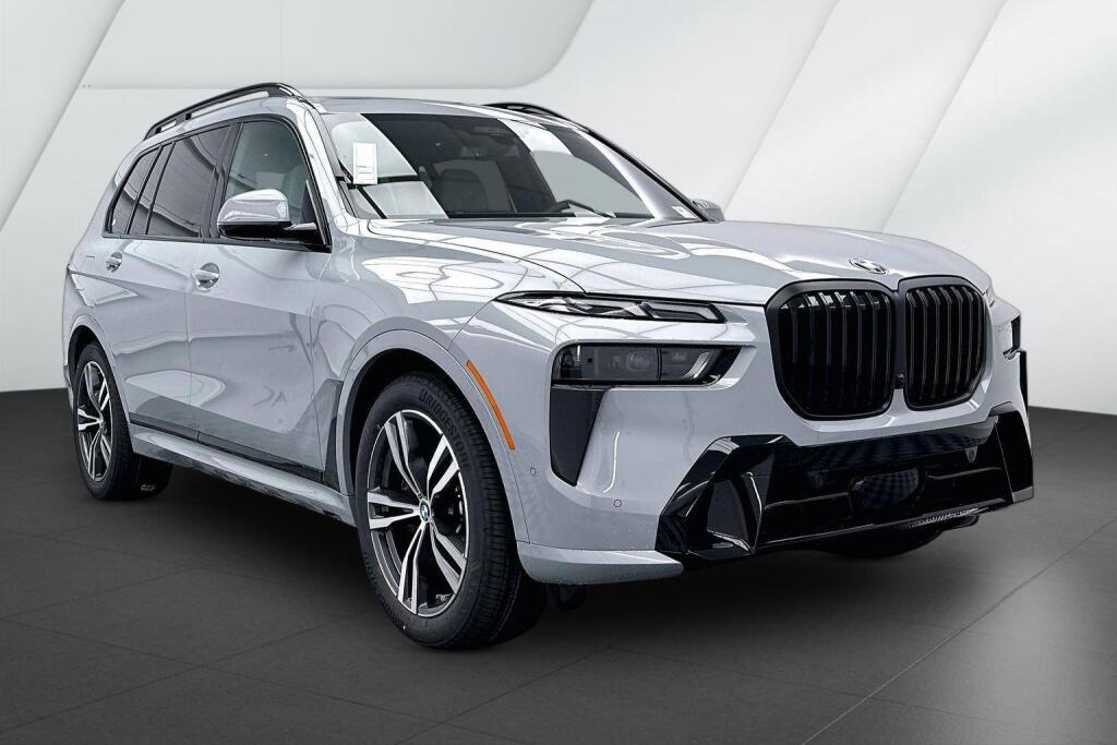 Gray (Brooklyn Grey Metallic) 2027 BMW X7 SUV / Crossover All-Wheel Drive Automatic