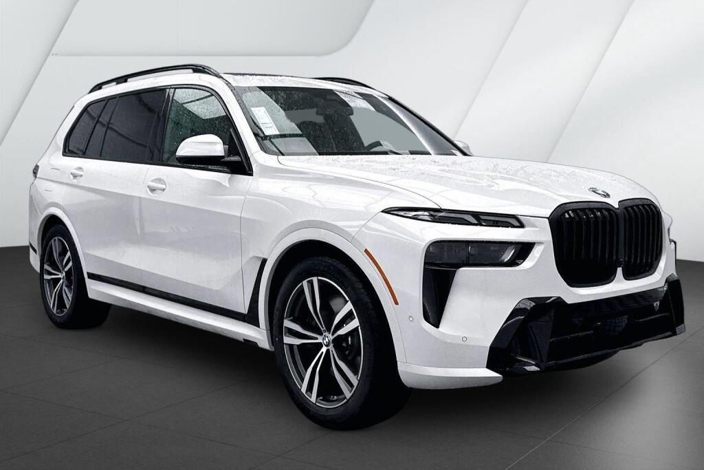 Mineral White Metallic 2027 BMW X7 SUV / Crossover All-Wheel Drive Automatic