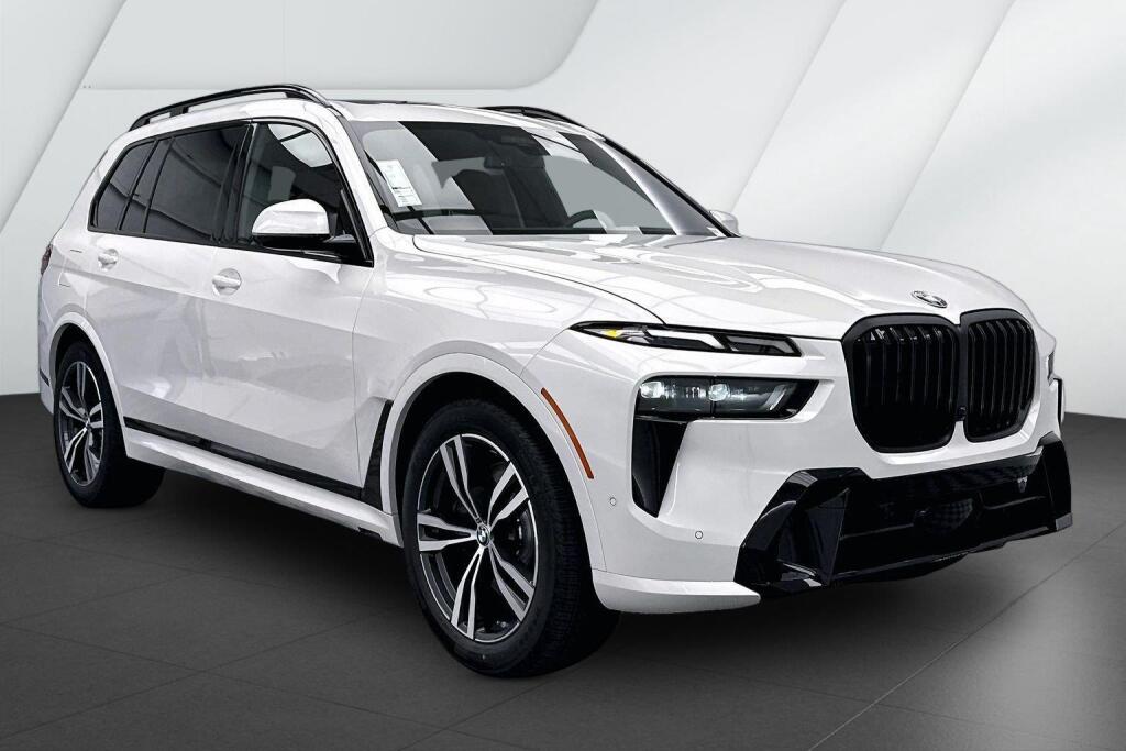 Mineral White Metallic 2027 BMW X7 SUV / Crossover All-Wheel Drive Automatic