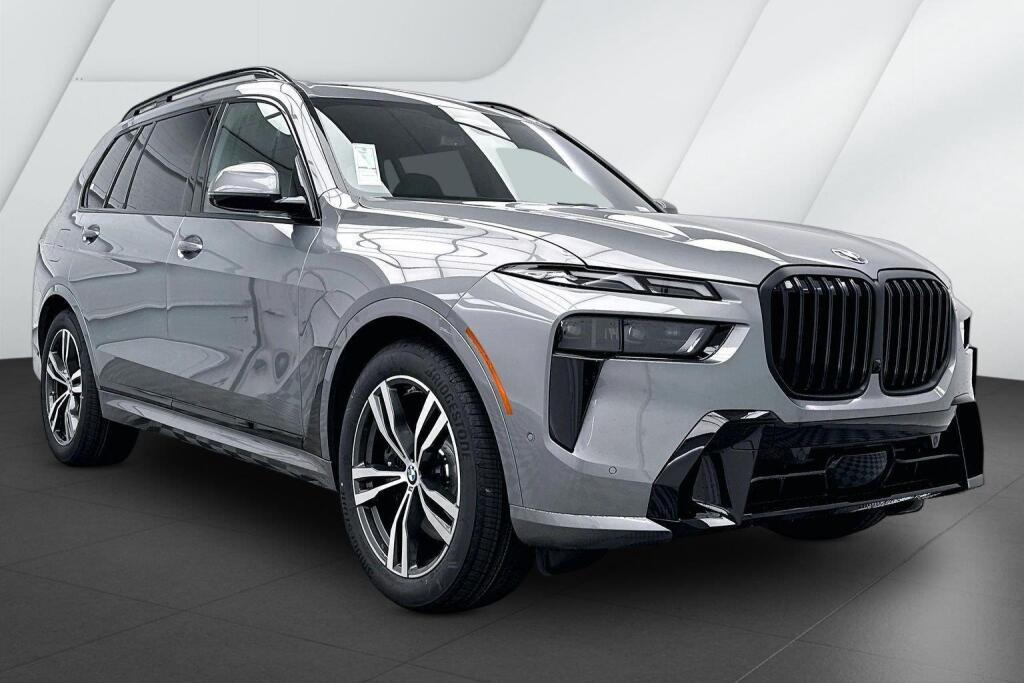 Gray (Skyscraper Grey Metallic) 2027 BMW X7 SUV / Crossover All-Wheel Drive Automatic