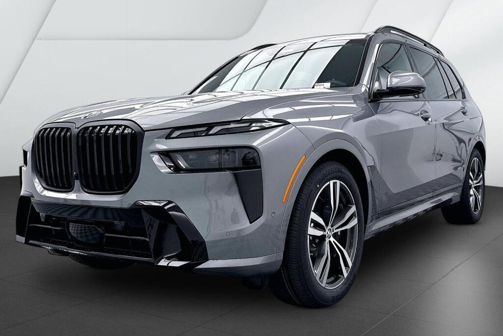 Gray (Skyscraper Grey Metallic) 2027 BMW X7 SUV / Crossover All-Wheel Drive Automatic
