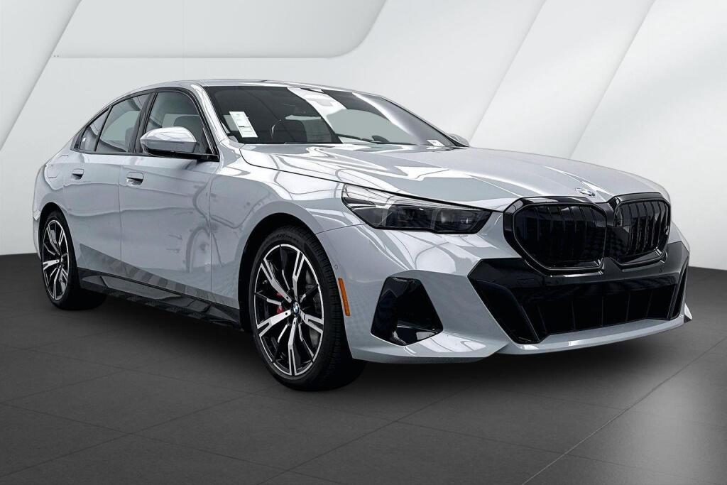 Gray (Brooklyn Grey Metallic) 2027 BMW 5 Series Sedan All-Wheel Drive 8-Speed Automatic