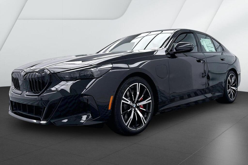 Black Sapphire Metallic 2027 BMW 5 Series Sedan All-Wheel Drive Automatic
