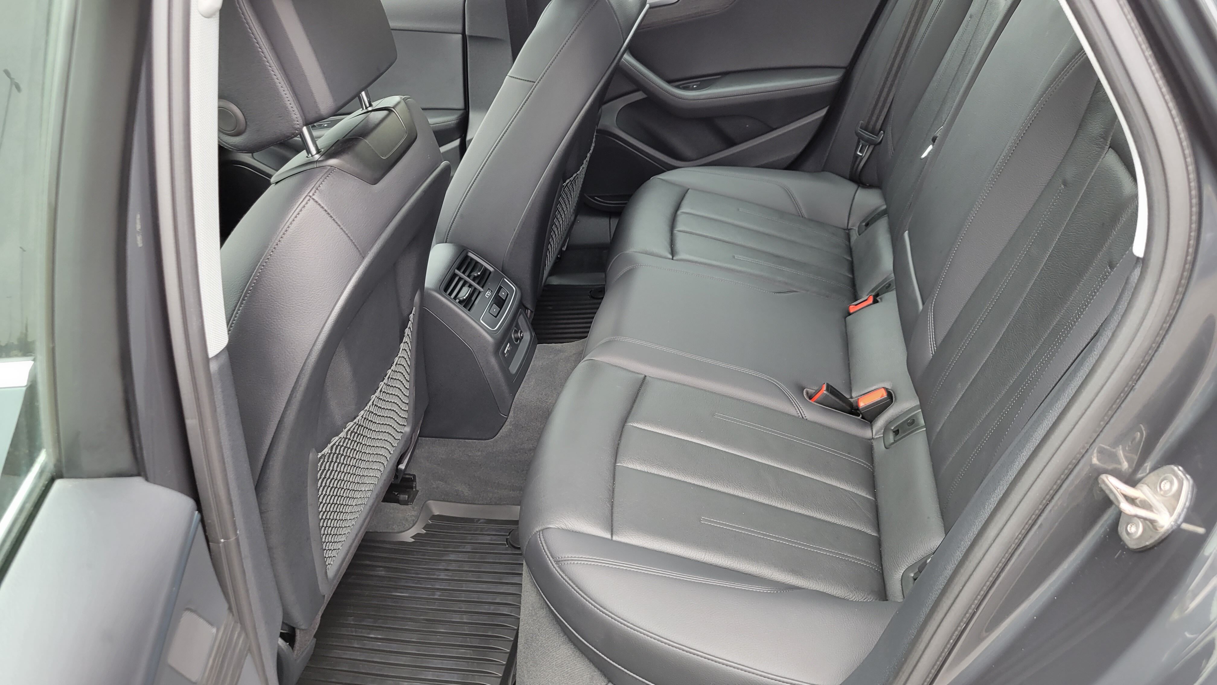 2019 Audi A4 2.0T Premium Plus photo 6