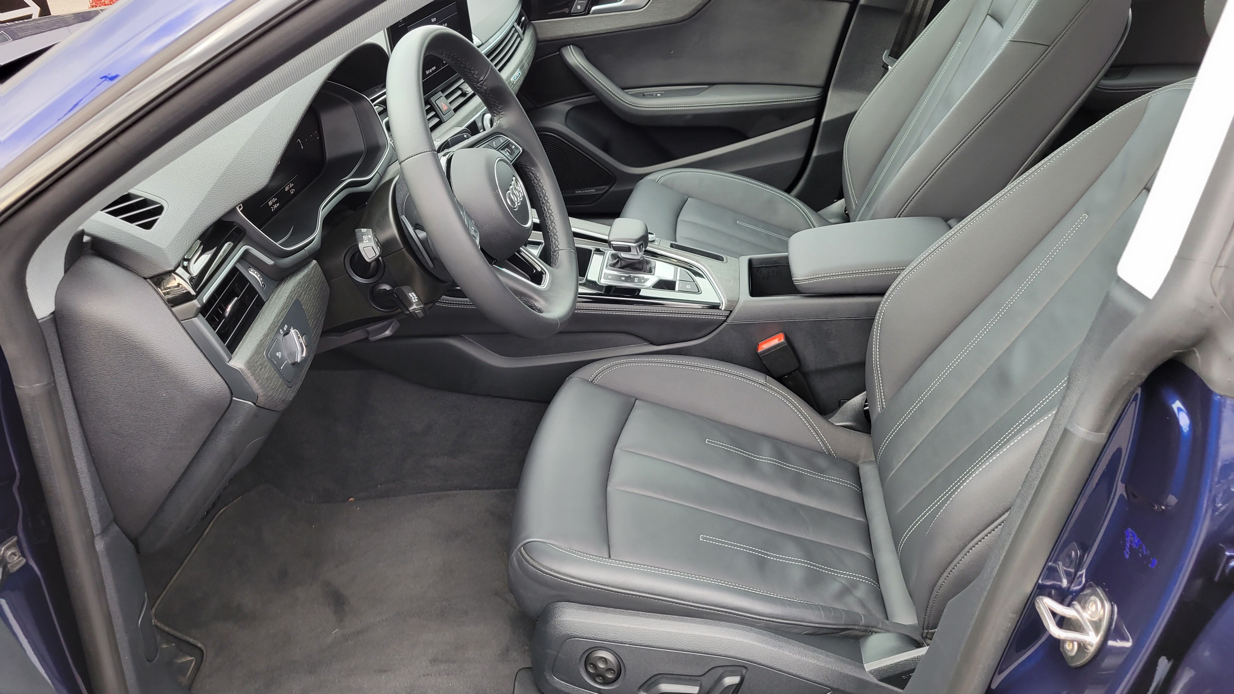 2022 Audi A5 40 Premium photo 4