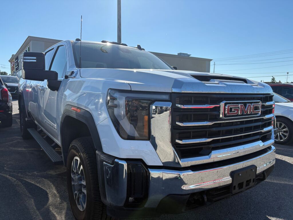 Summit White 2025 GMC Sierra 2500HD SLE Crew Cab 4WD Pickup Truck Four-Wheel Drive Automatic