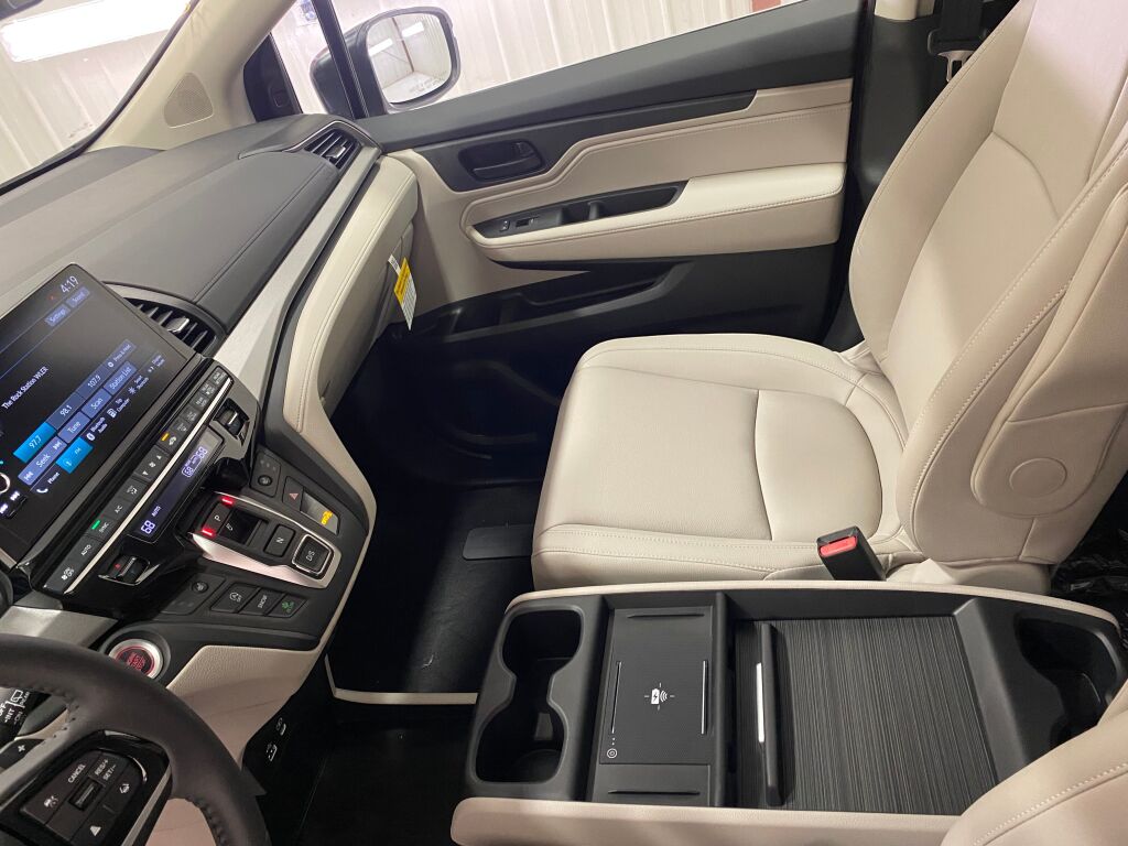 2026 HONDA Odyssey EX-L Radiant Red Metallic II at Honda North