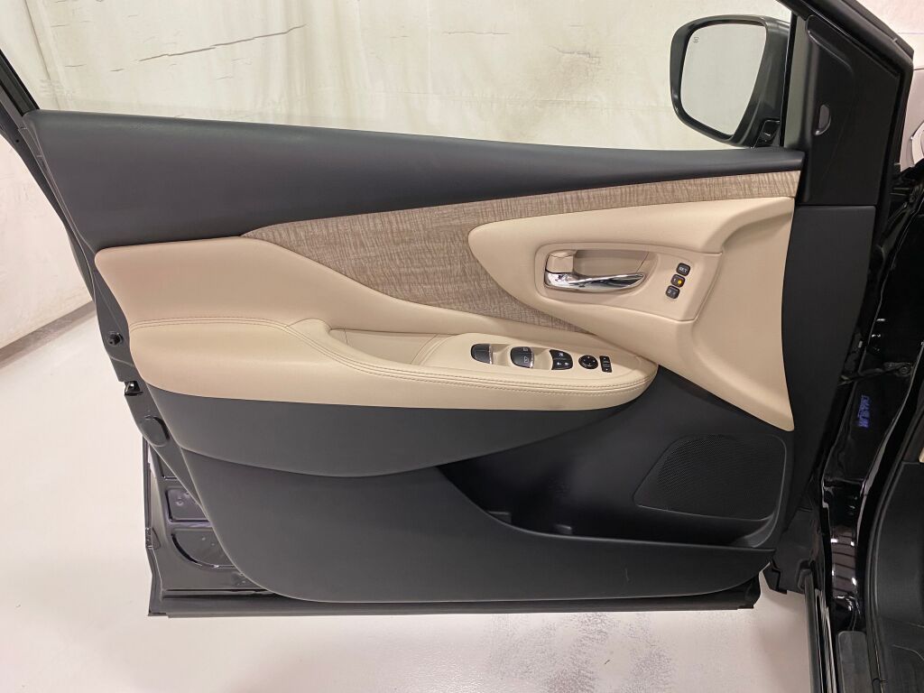 2023 Nissan Murano SL Super Black at South Hills Kia