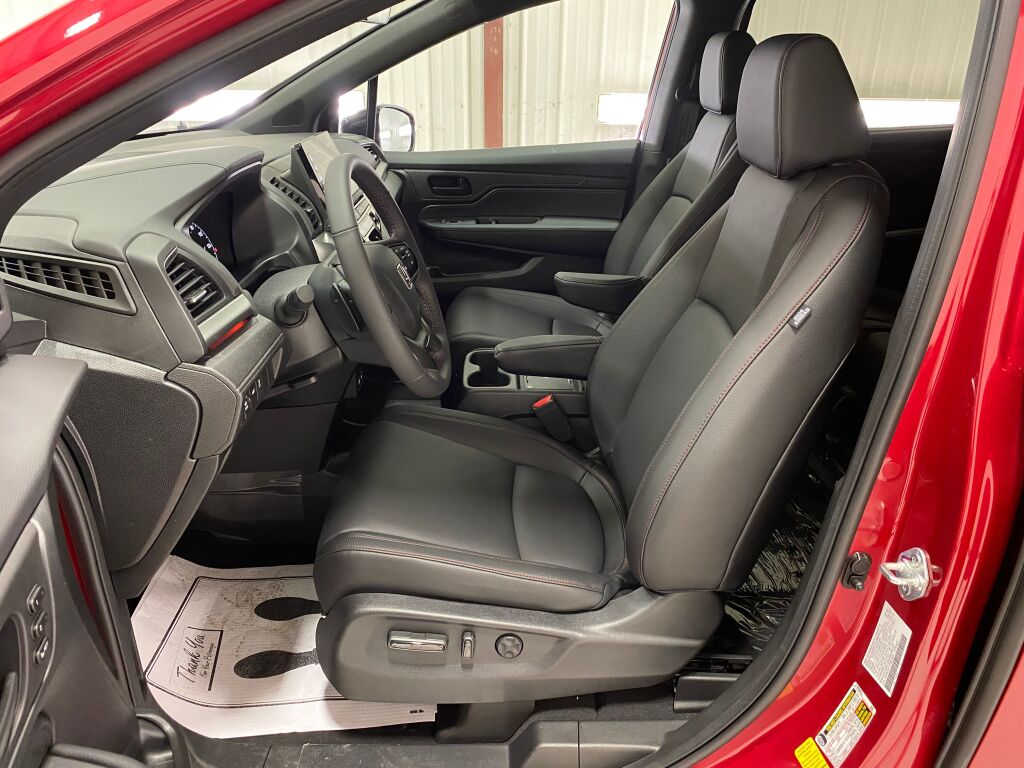 2026 HONDA Odyssey Sport-L Radiant Red Metallic II at Honda North