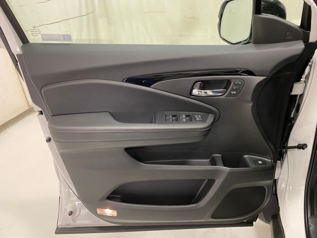 2026 HONDA Ridgeline Black Edition Platinum White Pearl at Honda North