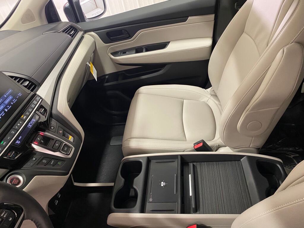 2026 HONDA Odyssey EX-L Radiant Red Metallic II at Honda North